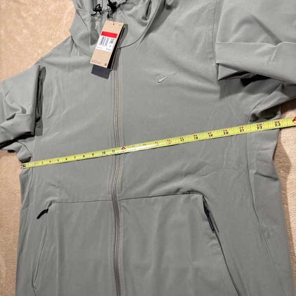 Nike Unlimited Water-Repellent Hooded Versatile Jacket Green FB7551 Men's XL - Picture 6 of 8
